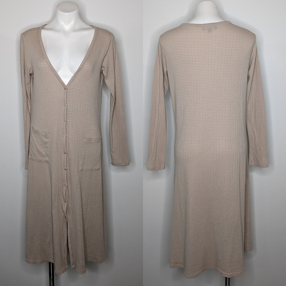 ✨3/$15 Lulu's light tan button up sweater cardigan dress M - Picture 1 of 10